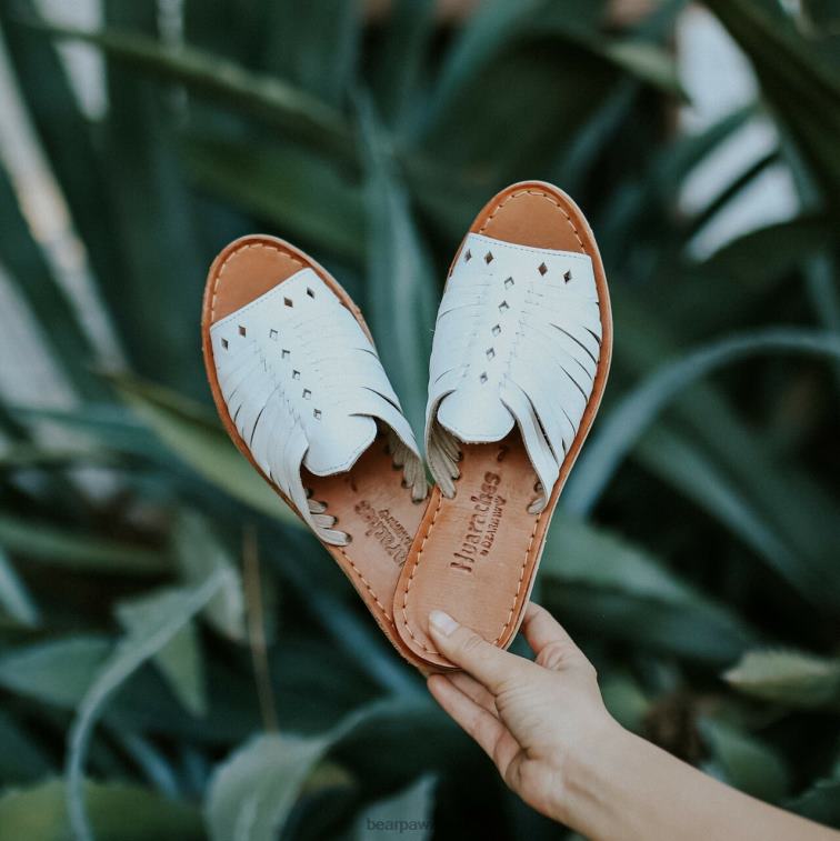 BEARPAW נשים רוזה XB6J430 סנדלים לבן