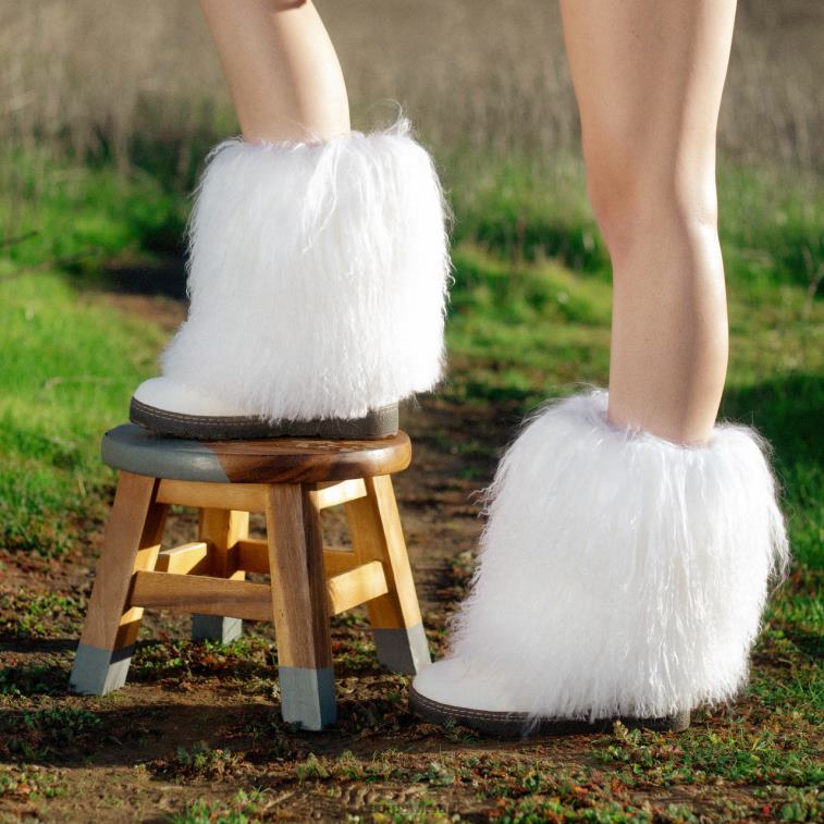 BEARPAW נשים boetis XB6J118 מגפיים לבן