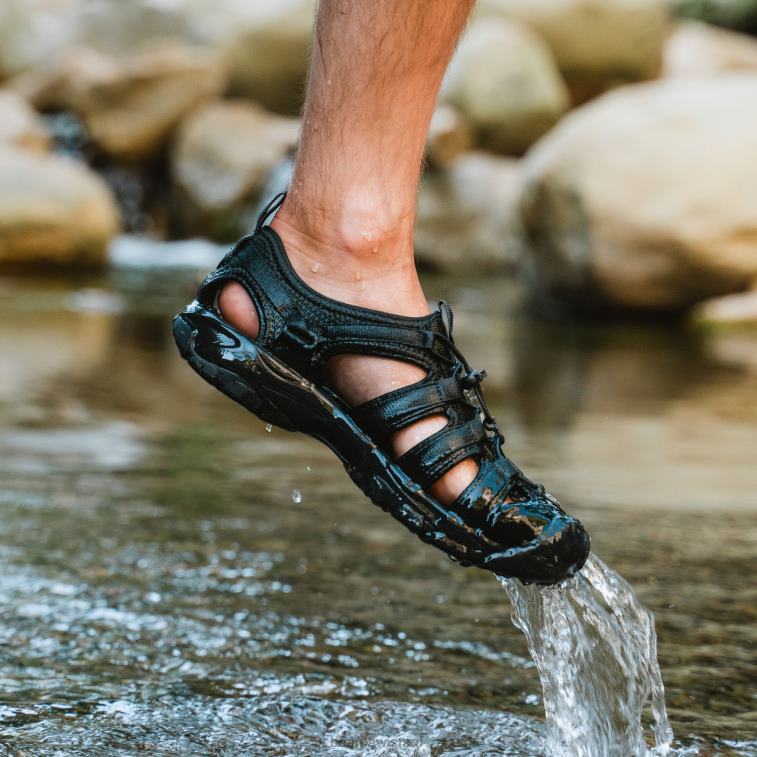 BEARPAW גברים memuru XB6J552 מטיילים שָׁחוֹר